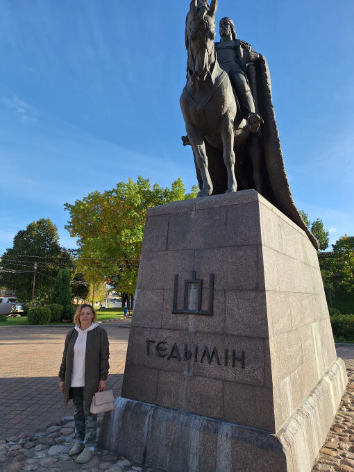 Памятник основателю города великий князь Литовский-Гедимин